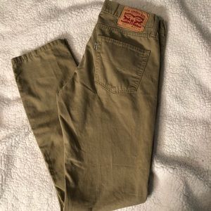 511 Men’s Levi’s khakis SZ 32/34